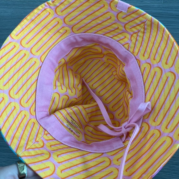 Drunk elephant bucket hat - Picture 4 of 4